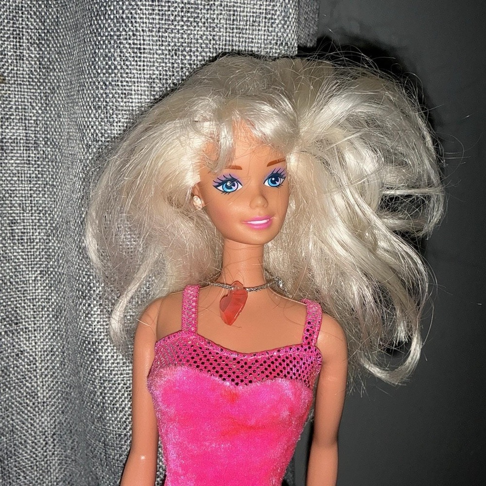 MATTEL BARBIE DOLL1997‎ SWEETHEART Barbie 18608 90s Jewelry Necklace Earrings